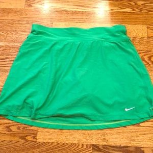 Nike tennis skirt green size medium